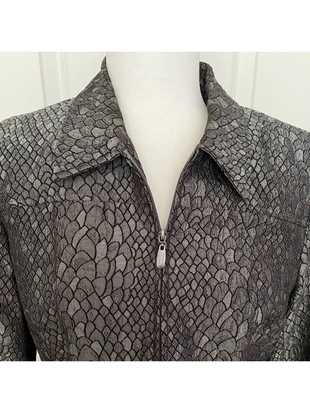 Alfred Dunner Petite Snake-Textured Zip Jacket | Shiny Gray & Black | Size 6P - Picture 3 of 8